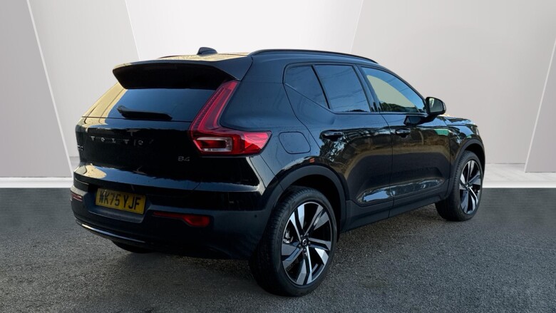 Volvo XC40 2.0 B4P Ultra Dark 5dr Auto Petrol Estate